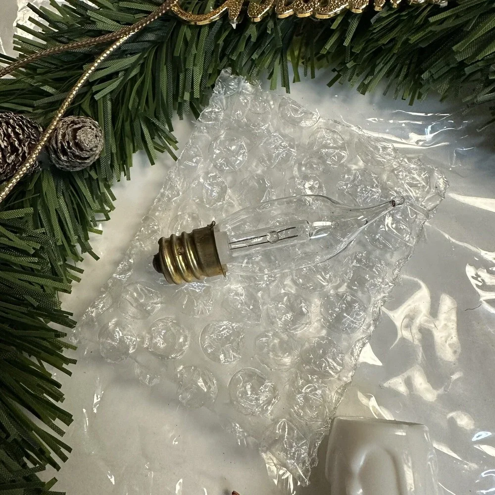 Vintage Lighted Candle Merry Christmas Wreath Hanging Window Decor NEW NOS